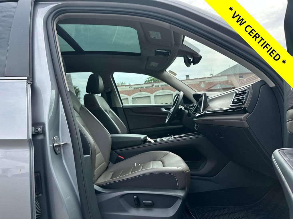 Used 2024 Volkswagen Atlas SEL AWD/4WD image 23