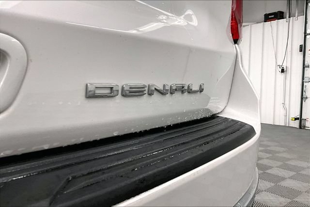 Used 2024 GMC Yukon XL Denali AWD/4WD image 9