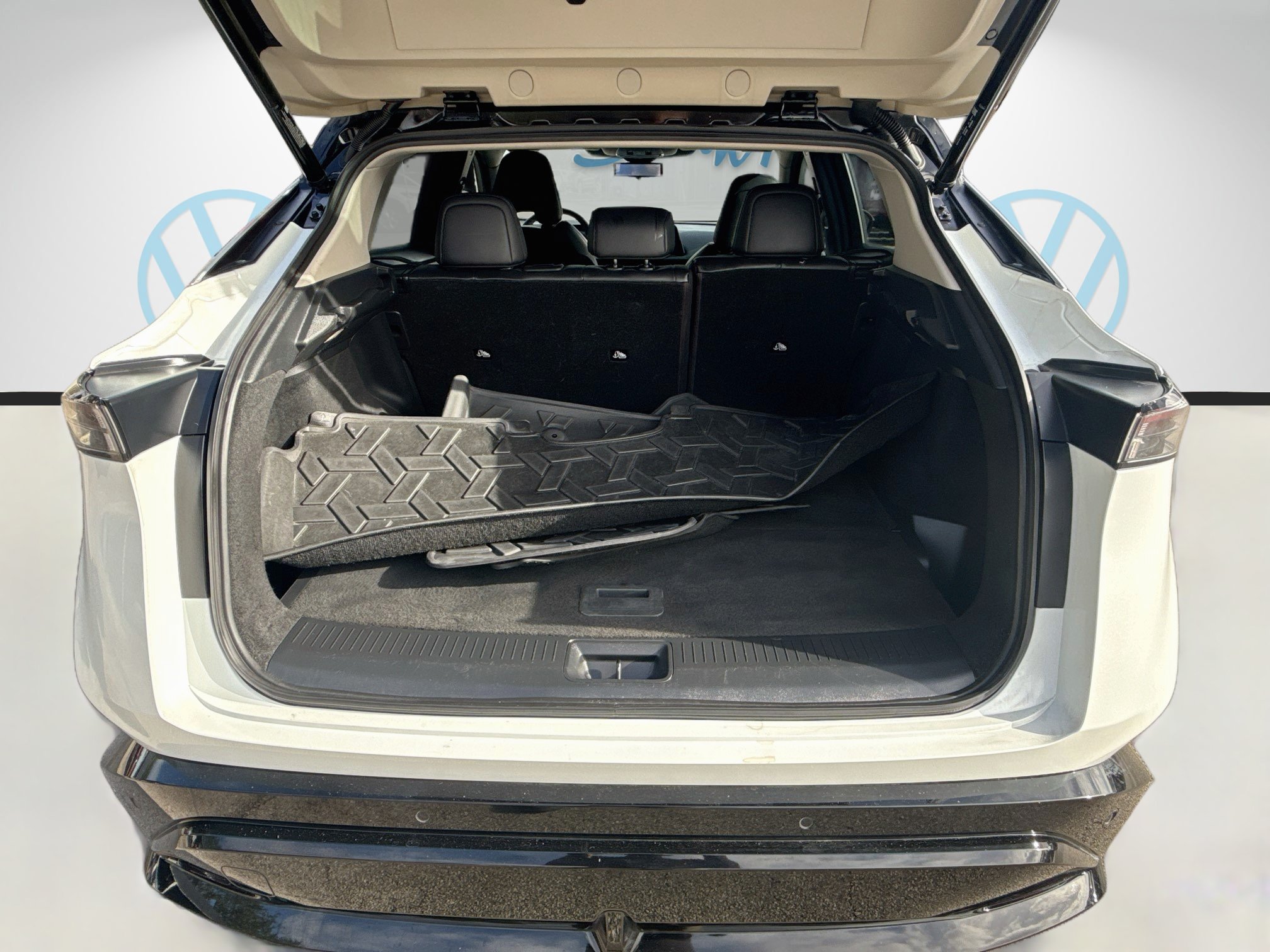 Used 2023 Nissan Ariya FWD image 27