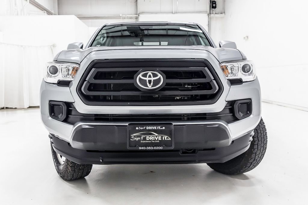 Used 2020 Toyota Tacoma SR AWD/4WD image 12