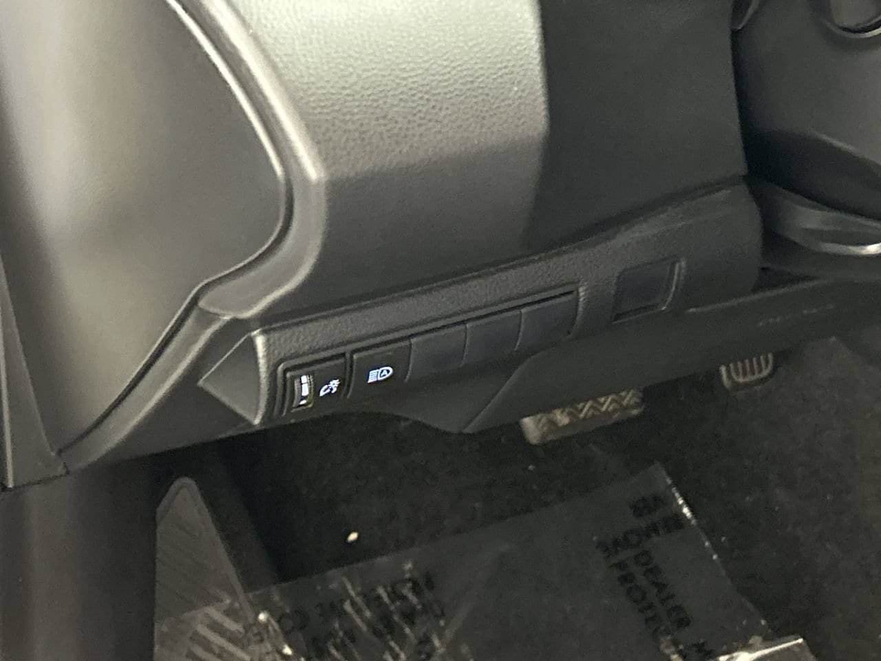 Used 2021 Toyota Corolla LE w/ Carpet Mat Package (TMS) FWD image 13