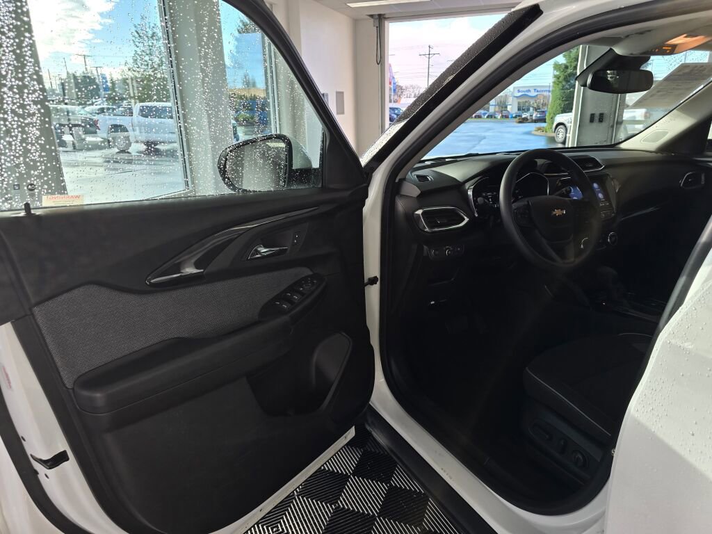 Used 2023 Chevrolet TrailBlazer LT w/ Convenience Package image 20