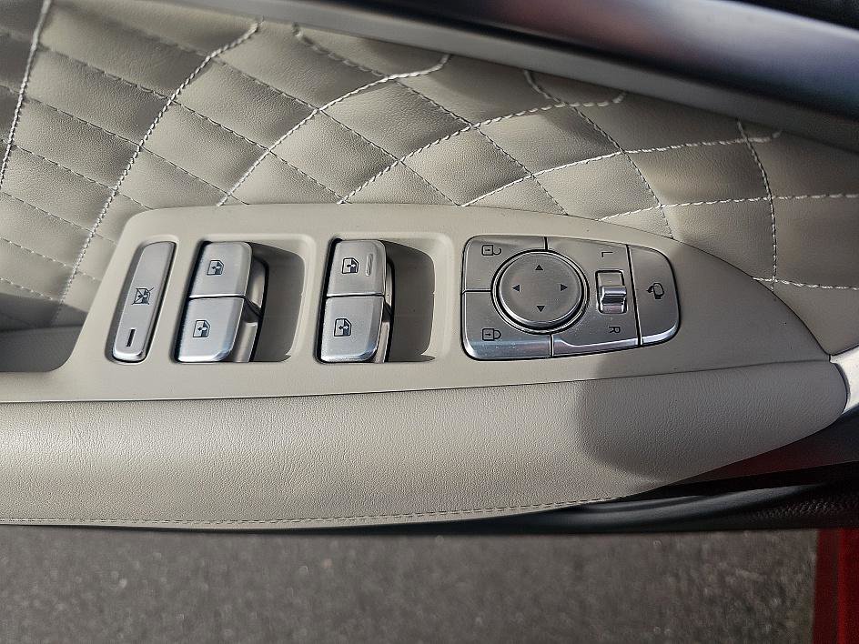 Used 2023 Genesis G70 3.3T w/ Sport Prestige Package image 13