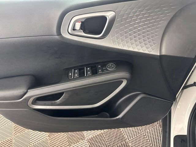 Certified 2025 Kia Soul LX FWD image 20