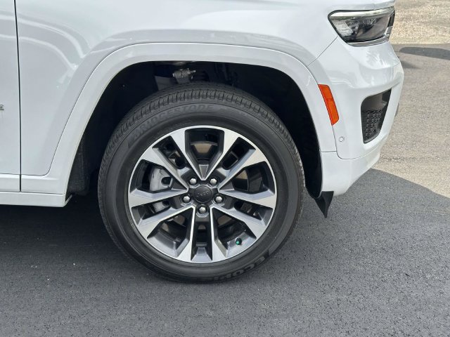 Certified 2024 Jeep Grand Cherokee L Overland w/ Luxury Tech Group IV AWD/4WD image 9
