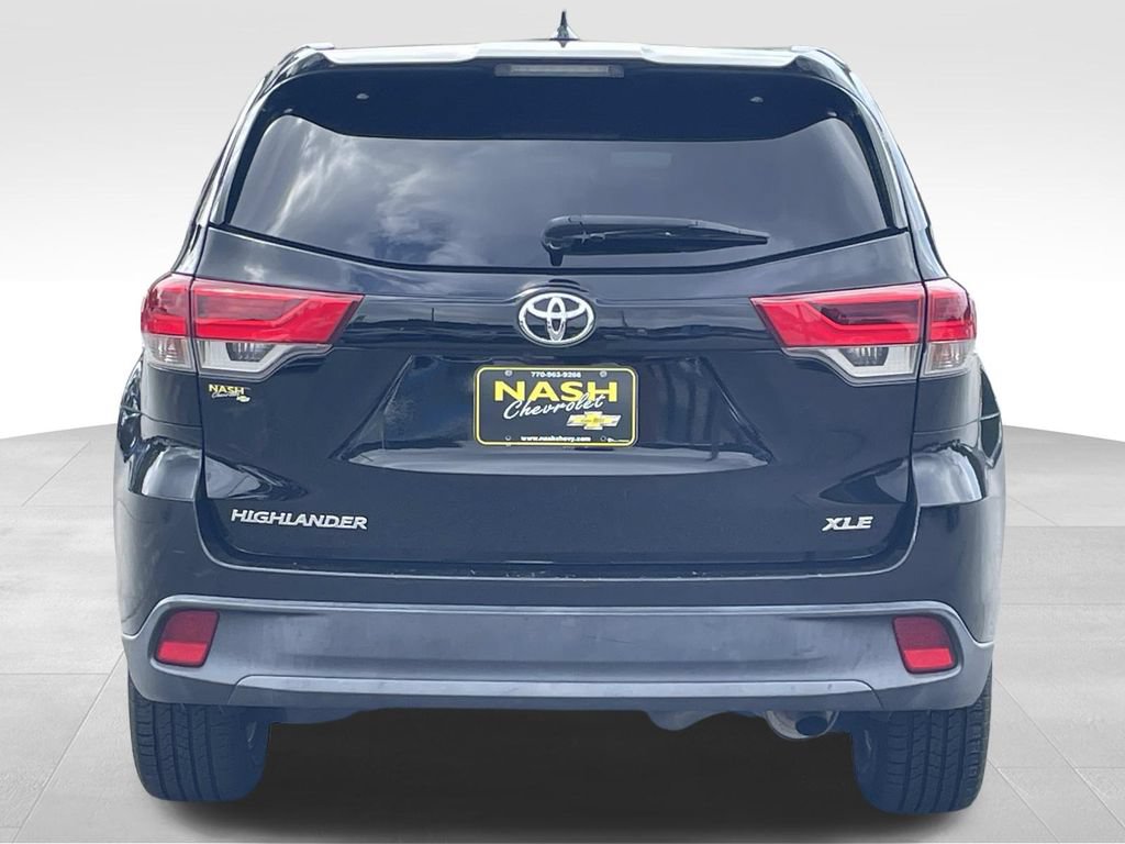Used 2019 Toyota Highlander XLE FWD image 4
