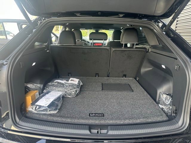 New 2025 Volkswagen Atlas Cross Sport SEL Premium R-Line image 21