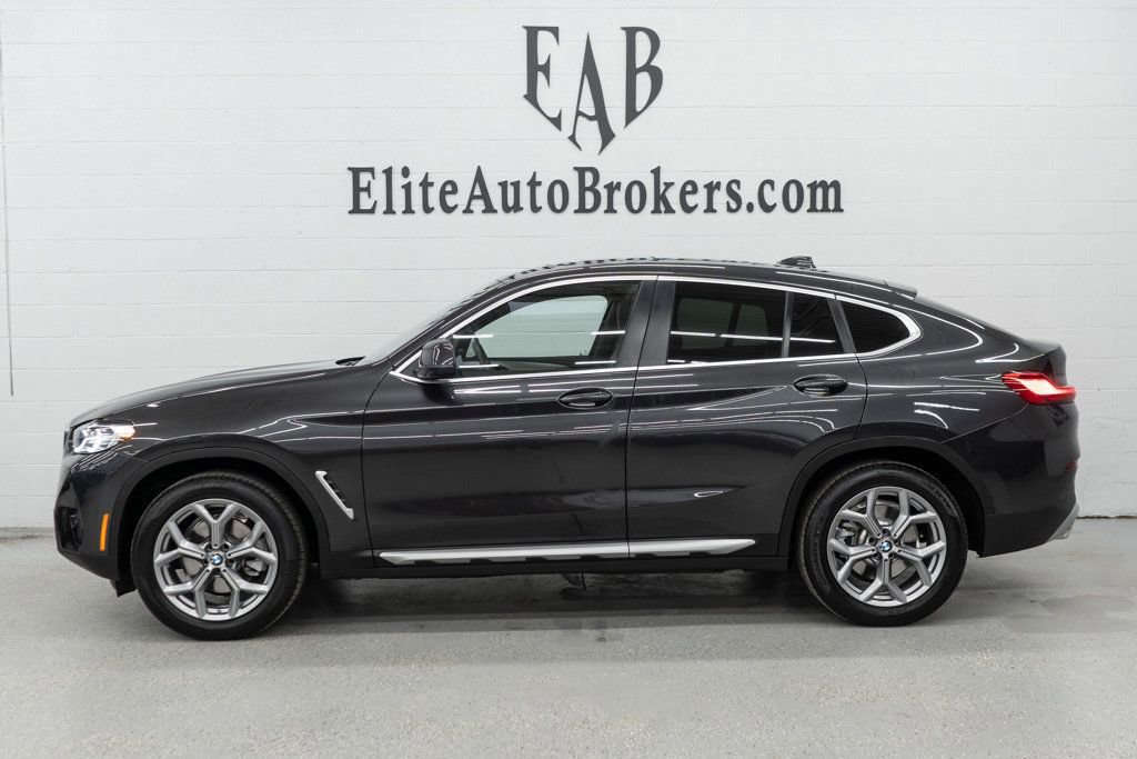 Used 2025 BMW X4 xDrive30i w/ Premium Package image 2