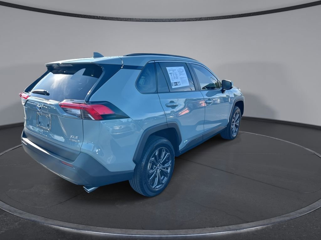 Used 2023 Toyota RAV4 XLE Premium AWD/4WD image 11