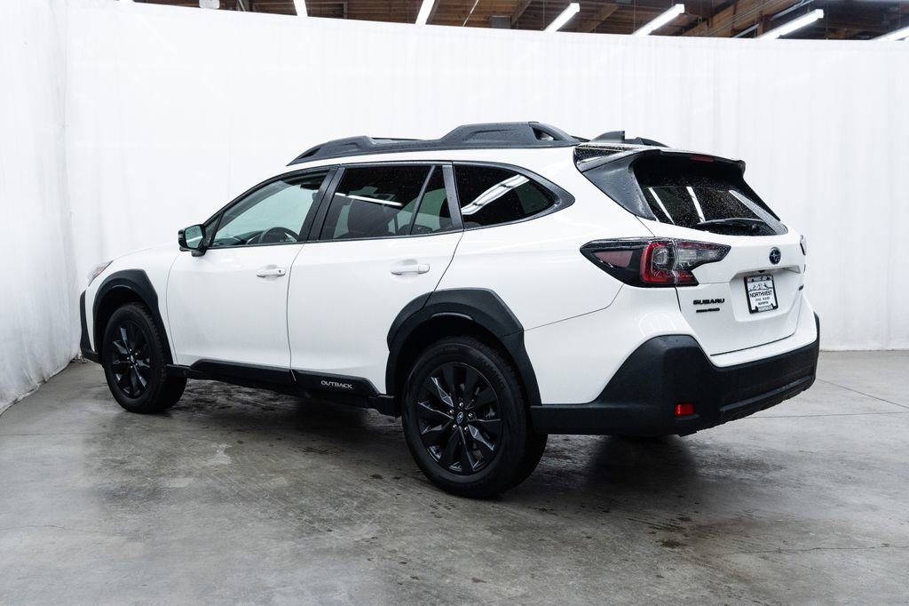 Used 2023 Subaru Outback Onyx Edition image 4