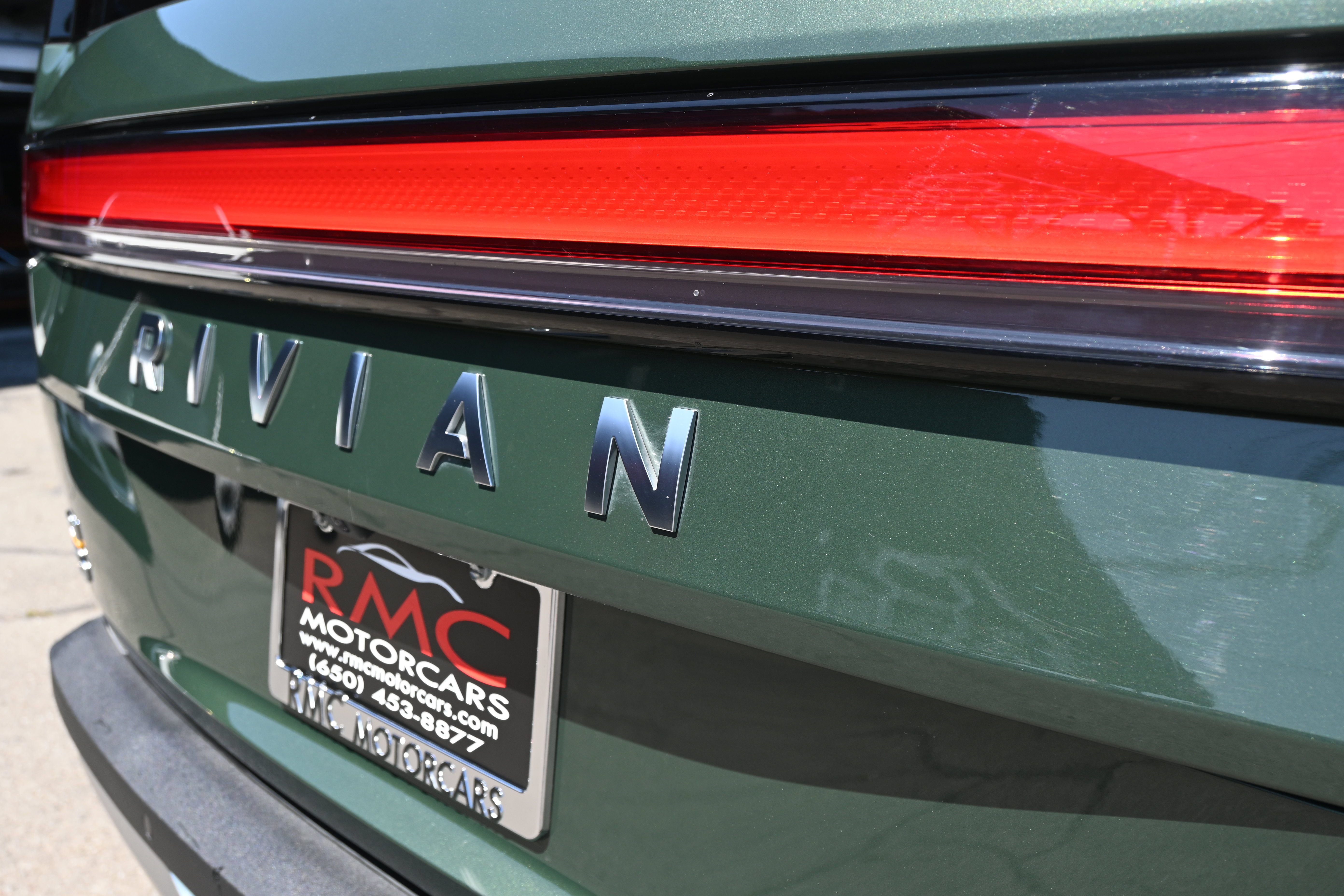 Used 2023 Rivian R1S Adventure AWD/4WD image 23