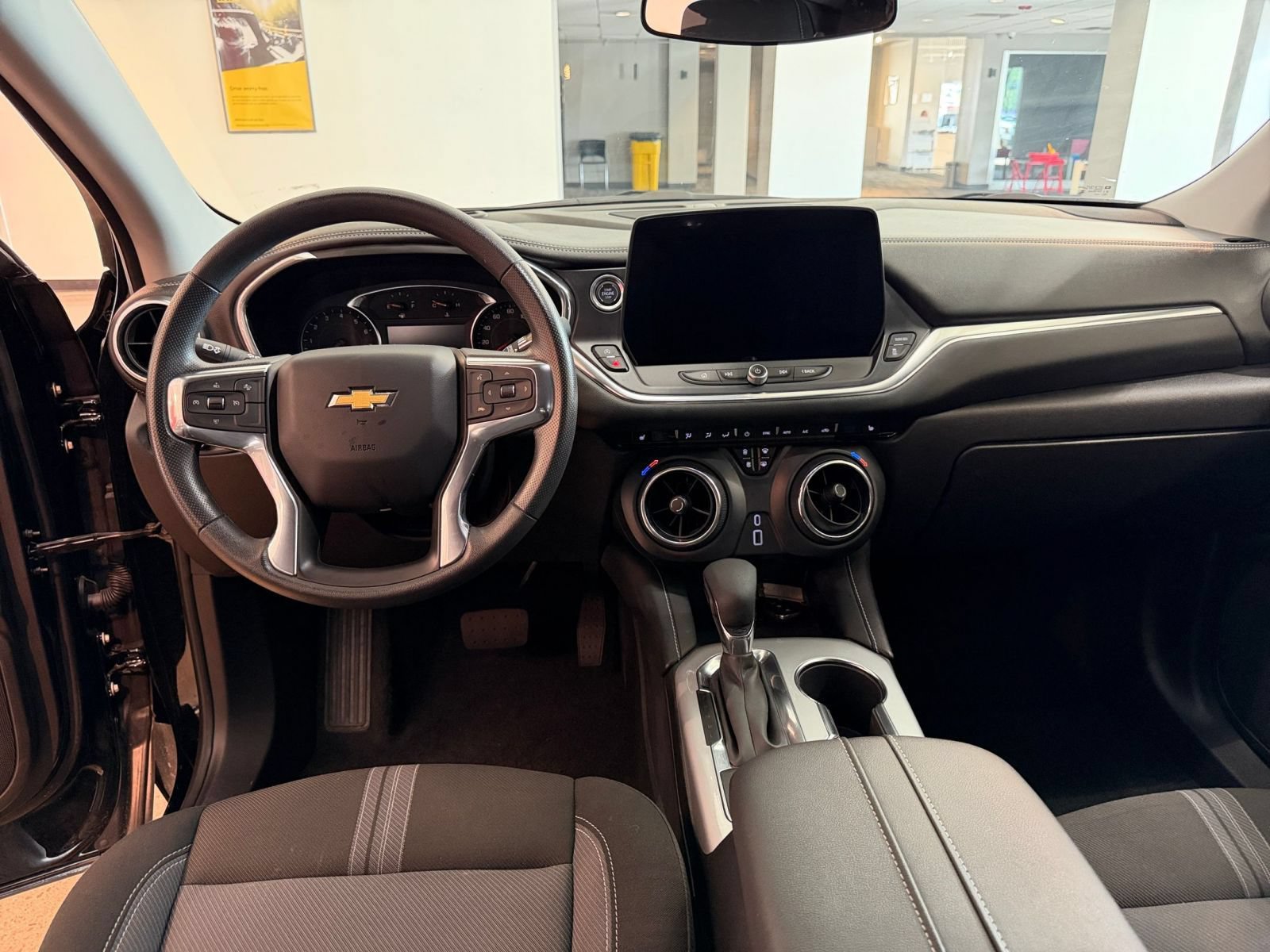 Used 2026 Chevrolet Blazer LT FWD image 33