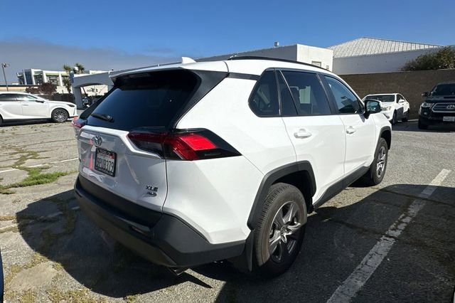 Used 2025 Toyota RAV4 XLE w/ Convenience Package AWD/4WD image 5