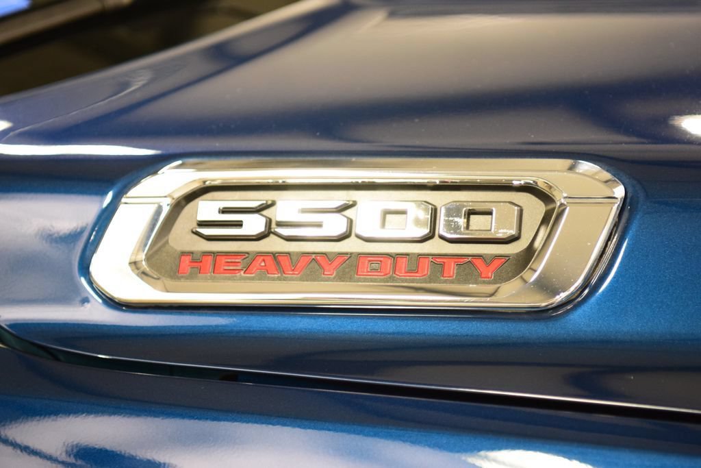 Used 2024 RAM 5500 4x4 Crew Cab image 9