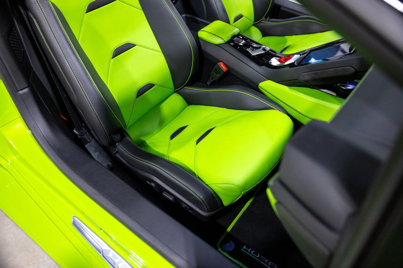 Used 2023 Lamborghini Huracan EVO AWD/4WD image 31