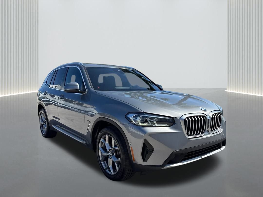 Used 2024 BMW X3 xDrive30i w/ Premium Package image 3
