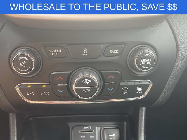 Used 2014 Jeep Cherokee Limited w/ Luxury Group FWD image 31