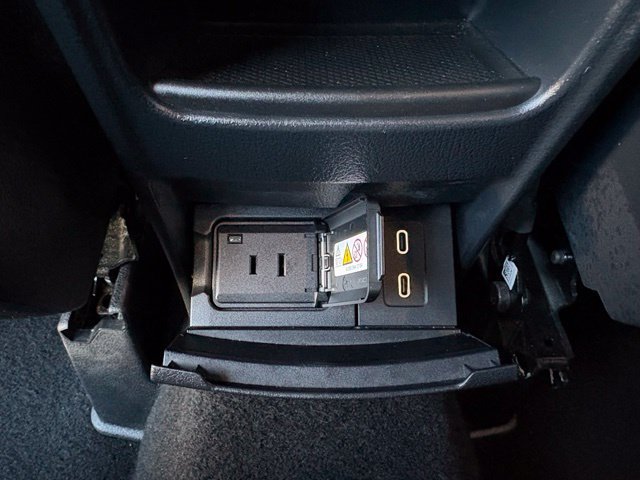 Used 2025 Mercedes-Benz GLA 250 image 13