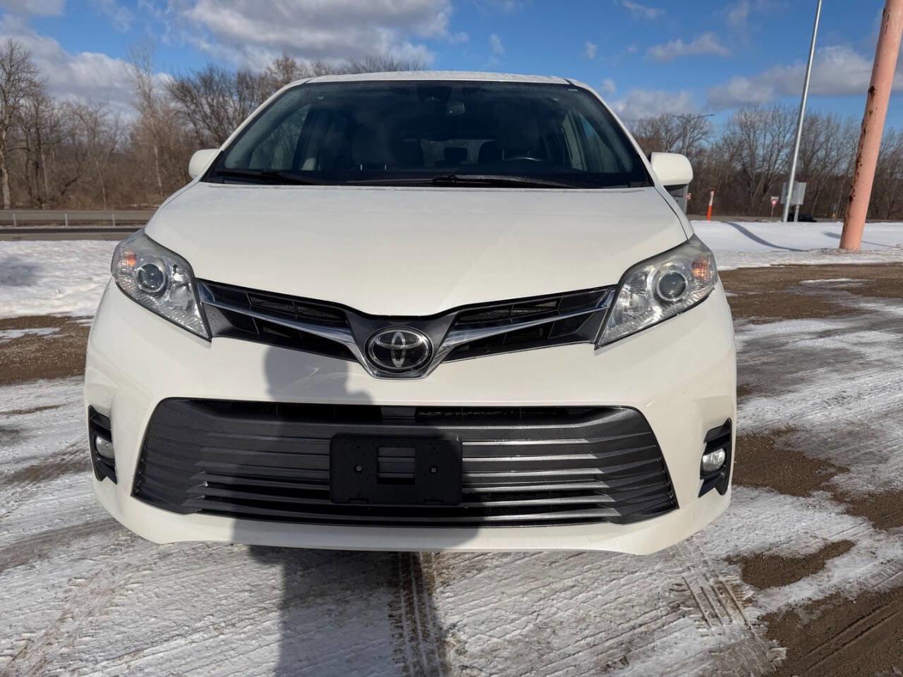 Used 2018 Toyota Sienna XLE Premium w/ Protection Package image 7