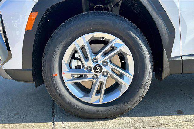 New 2025 Hyundai Tucson SE image 11