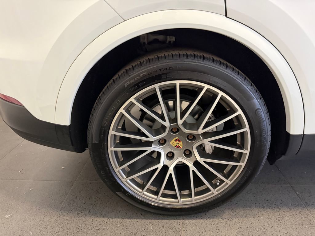 Used 2022 Porsche Cayenne Platinum Edition AWD/4WD image 12