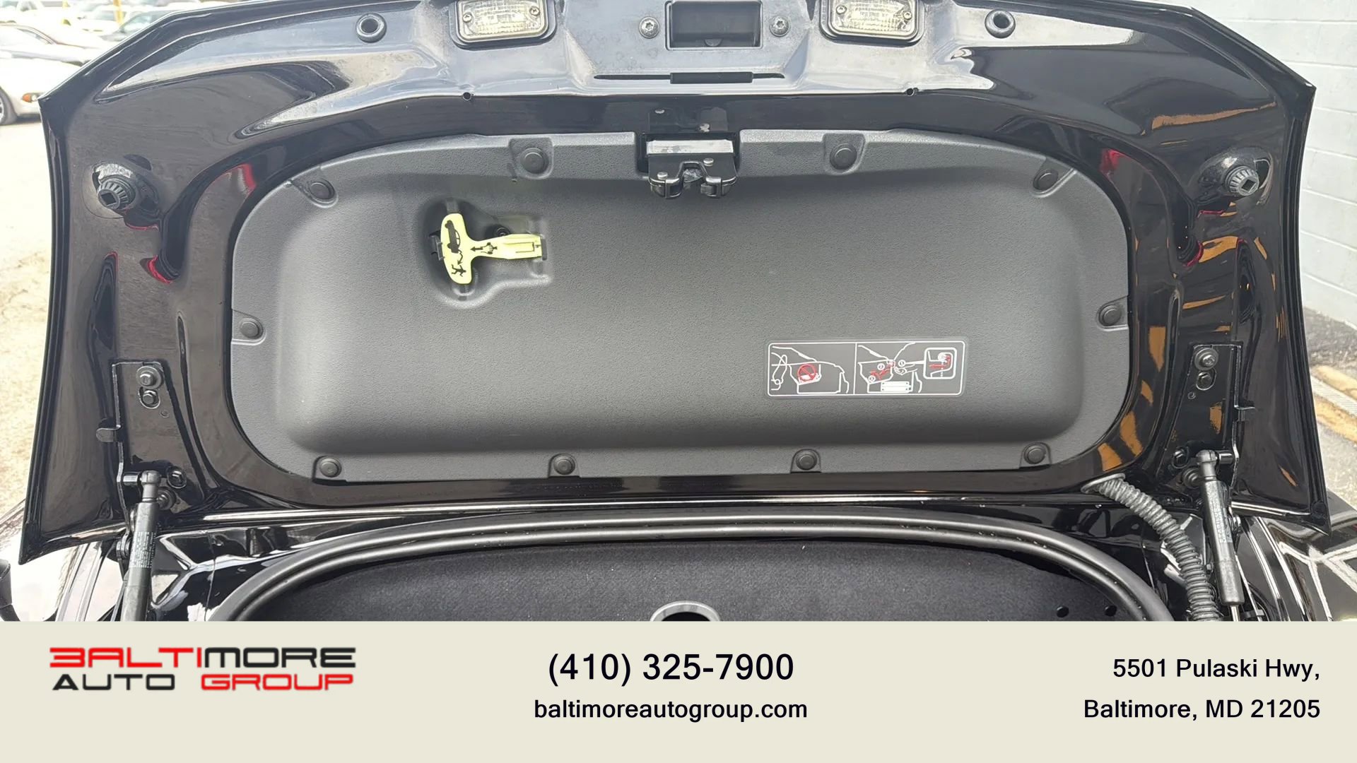 Used 2007 Chrysler Crossfire Limited image 38