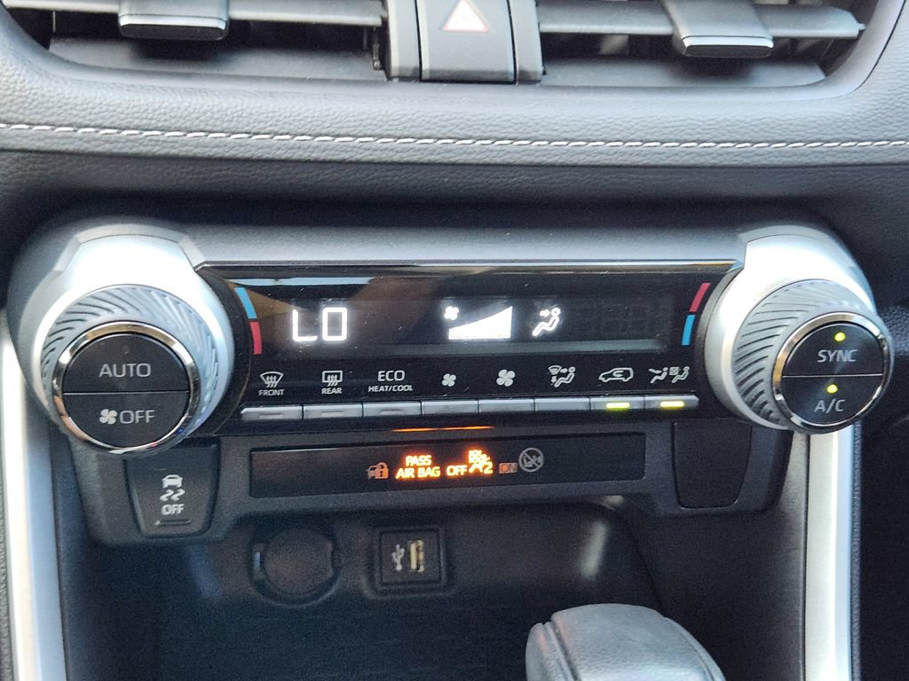Used 2024 Toyota RAV4 LE AWD/4WD image 20