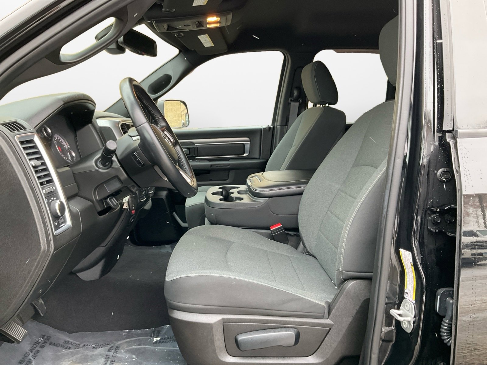 Used 2022 RAM 1500 Classic Warlock image 9