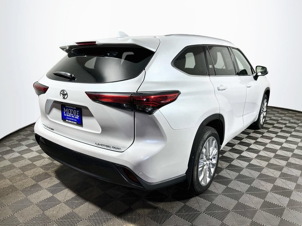 Certified 2023 Toyota Highlander Limited AWD/4WD image 7
