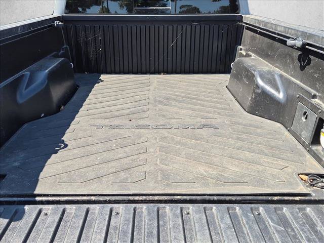 Used 2021 Toyota Tacoma TRD Off-Road w/ TRD Premium Off Road Package AWD/4WD image 6