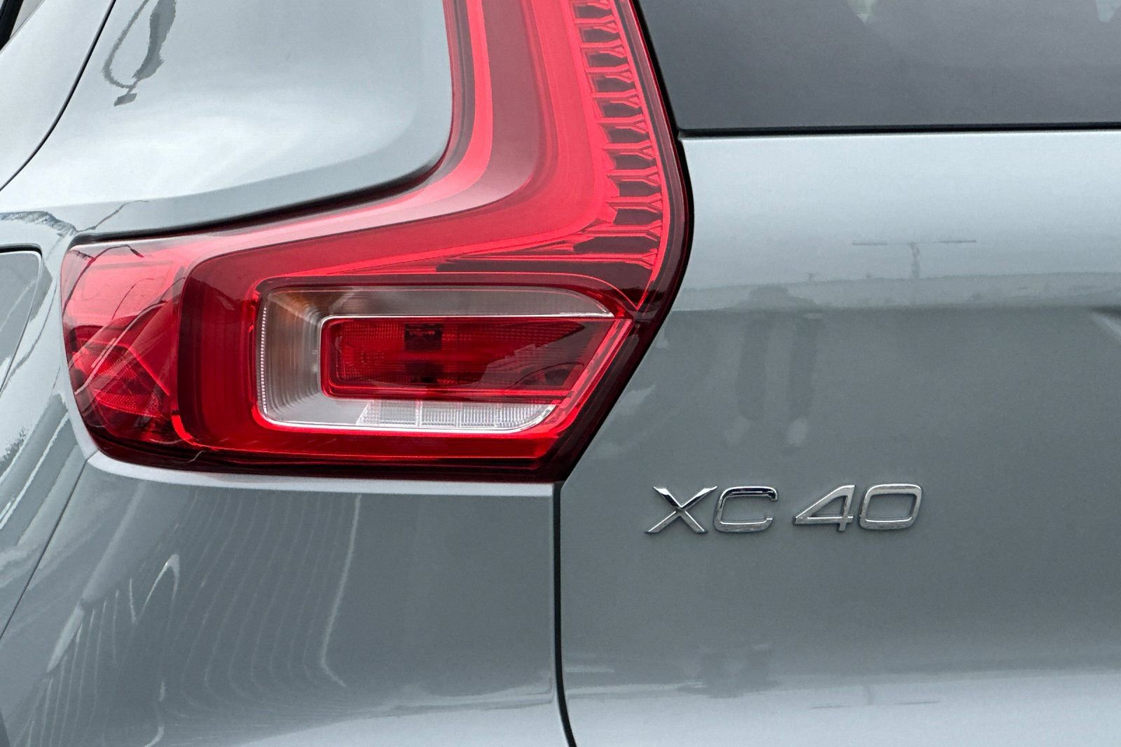 Used 2024 Volvo XC40 Recharge Ultimate w/ Protection Package Premier image 33