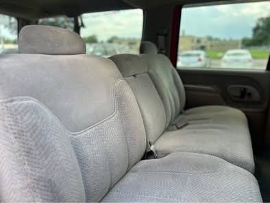 Used 1995 GMC Suburban 2WD image 17
