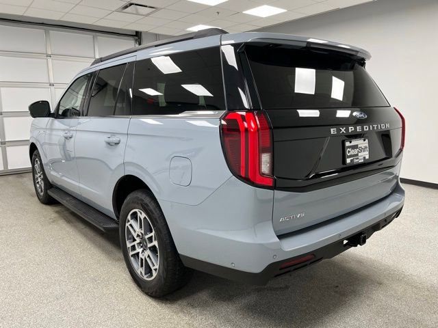 Used 2025 Ford Expedition Active AWD/4WD image 8