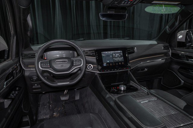 Used 2022 Jeep Wagoneer Series II w/ Premium Group I AWD/4WD image 19