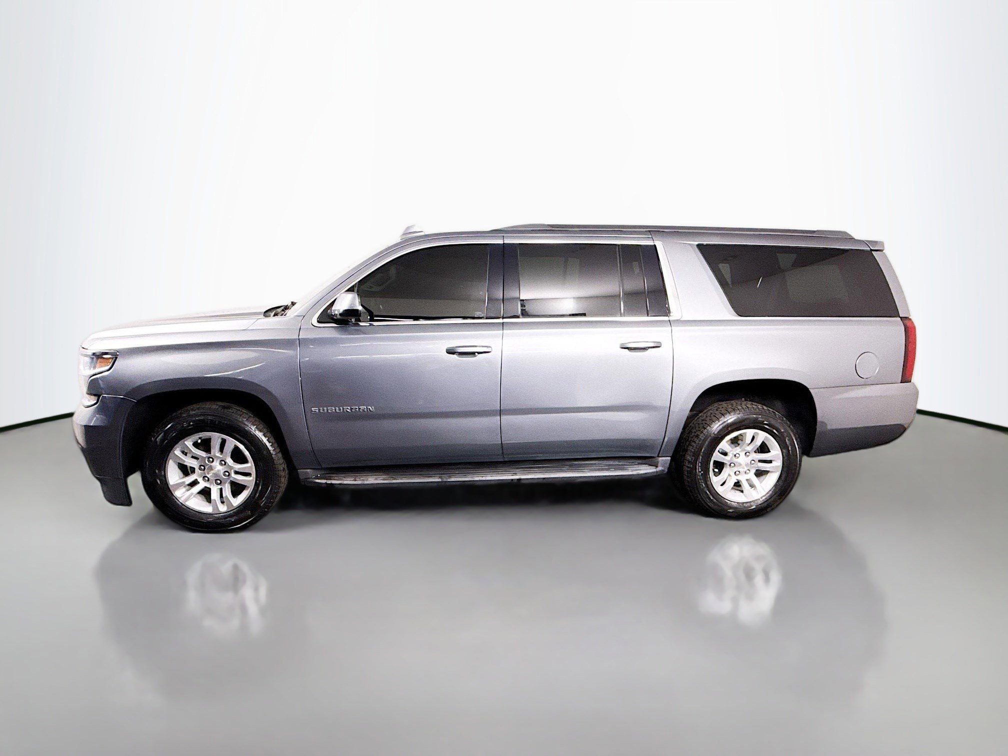 Used 2019 Chevrolet Suburban LT AWD/4WD image 6