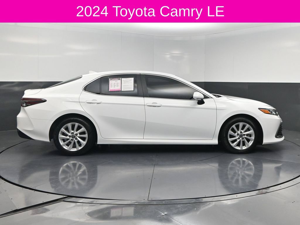 Used 2024 Toyota Camry LE w/ Convenience Package FWD image 4