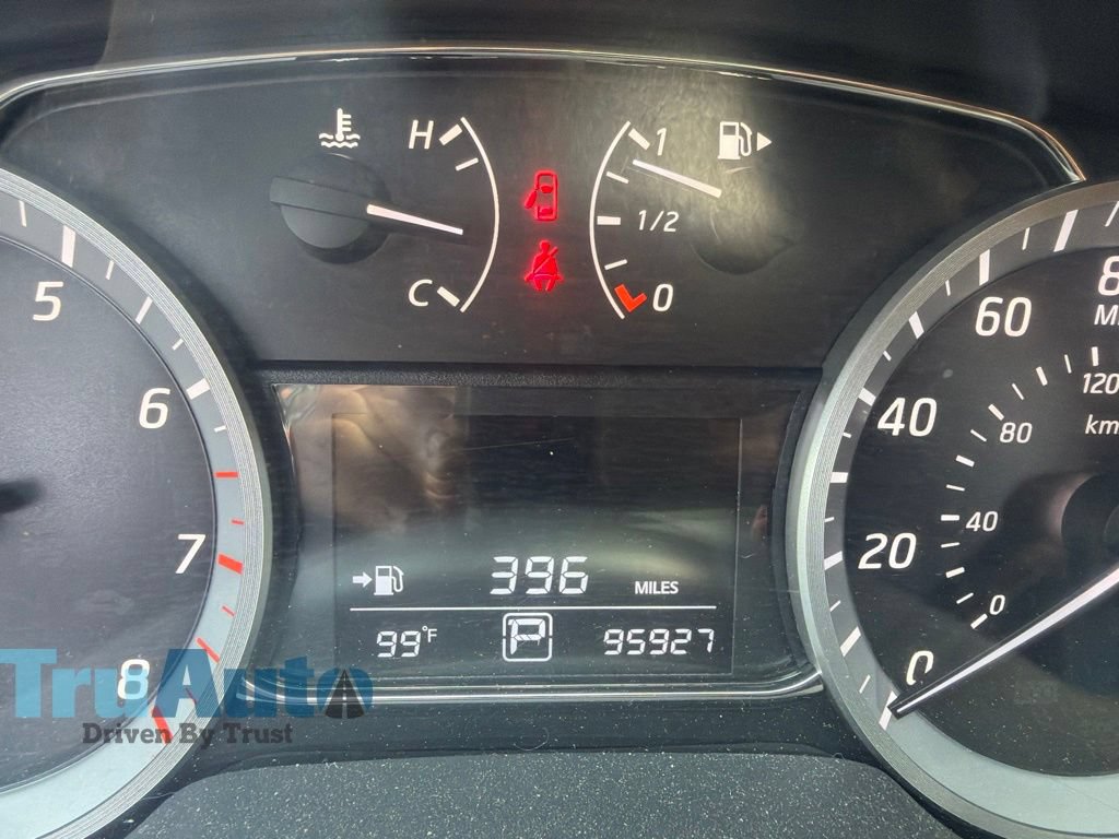 Used 2014 Nissan Sentra SV w/ SV Driver Package FWD image 10