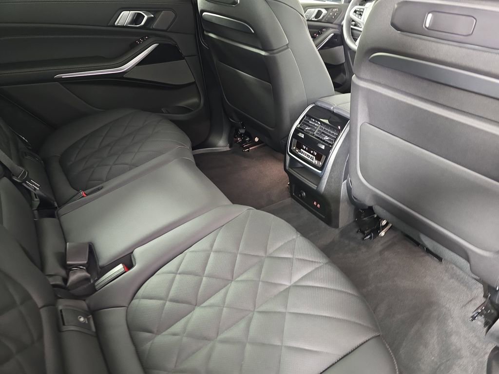New 2026 BMW X7 xDrive40i w/ Executive Package image 10