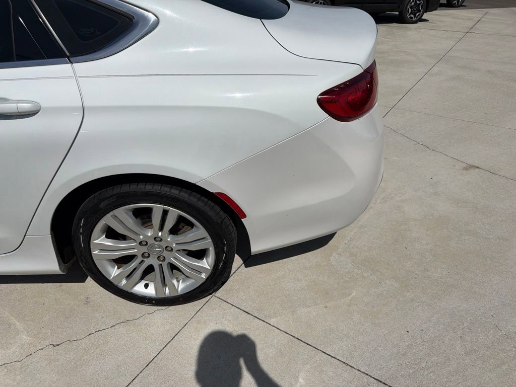 Used 2015 Chrysler 200 Limited w/ Convenience Group FWD image 17