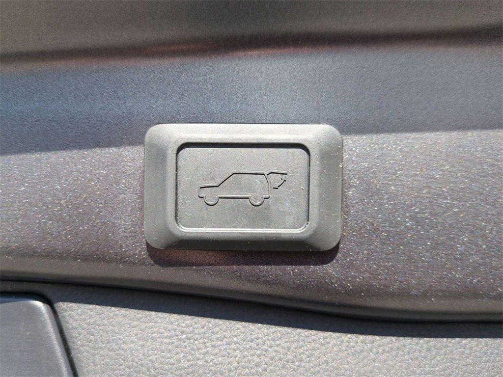 Used 2023 Toyota RAV4 XLE w/ Convenience Package image 22