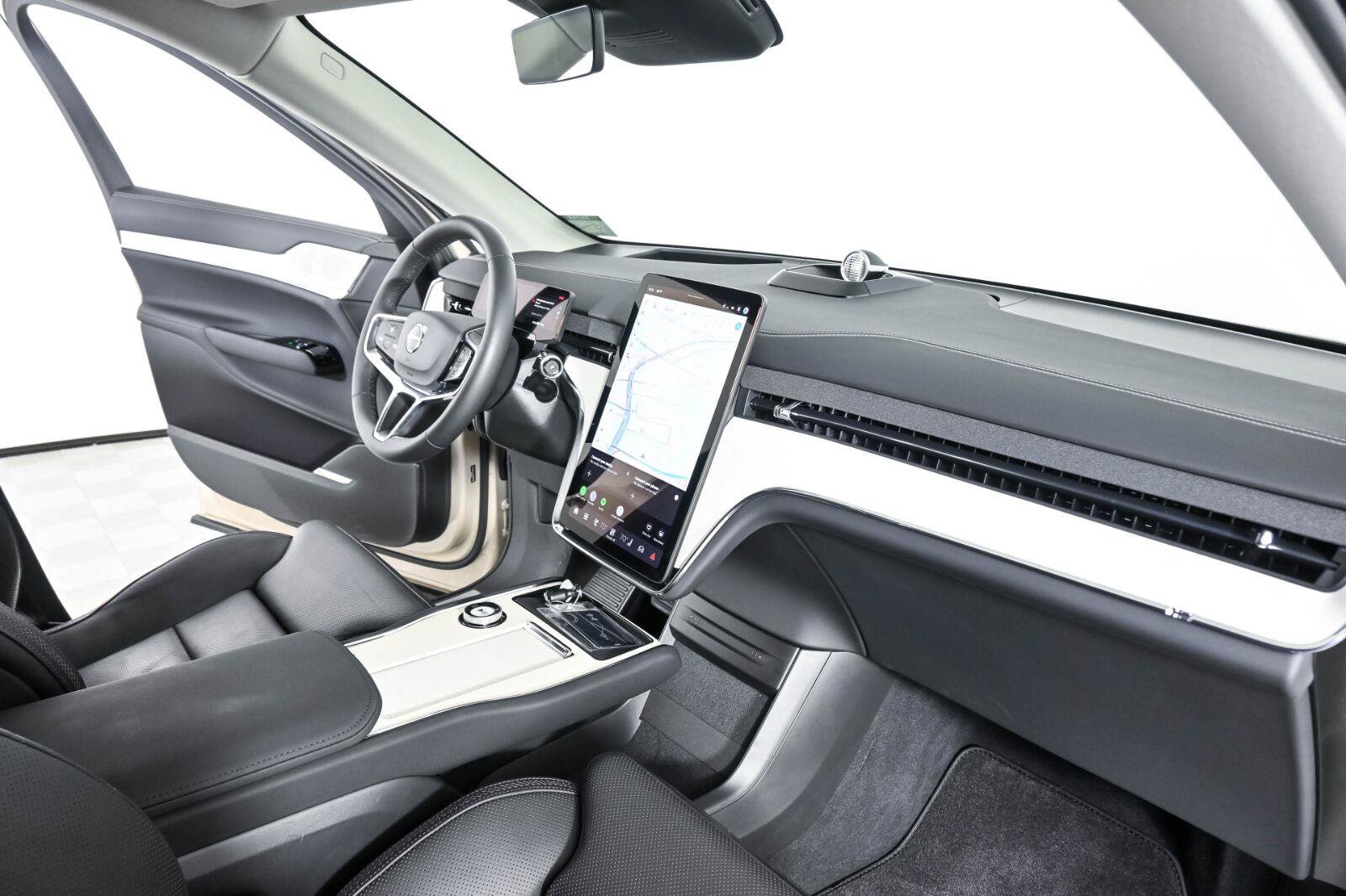 Certified 2026 Volvo EX90 Ultra AWD/4WD image 25