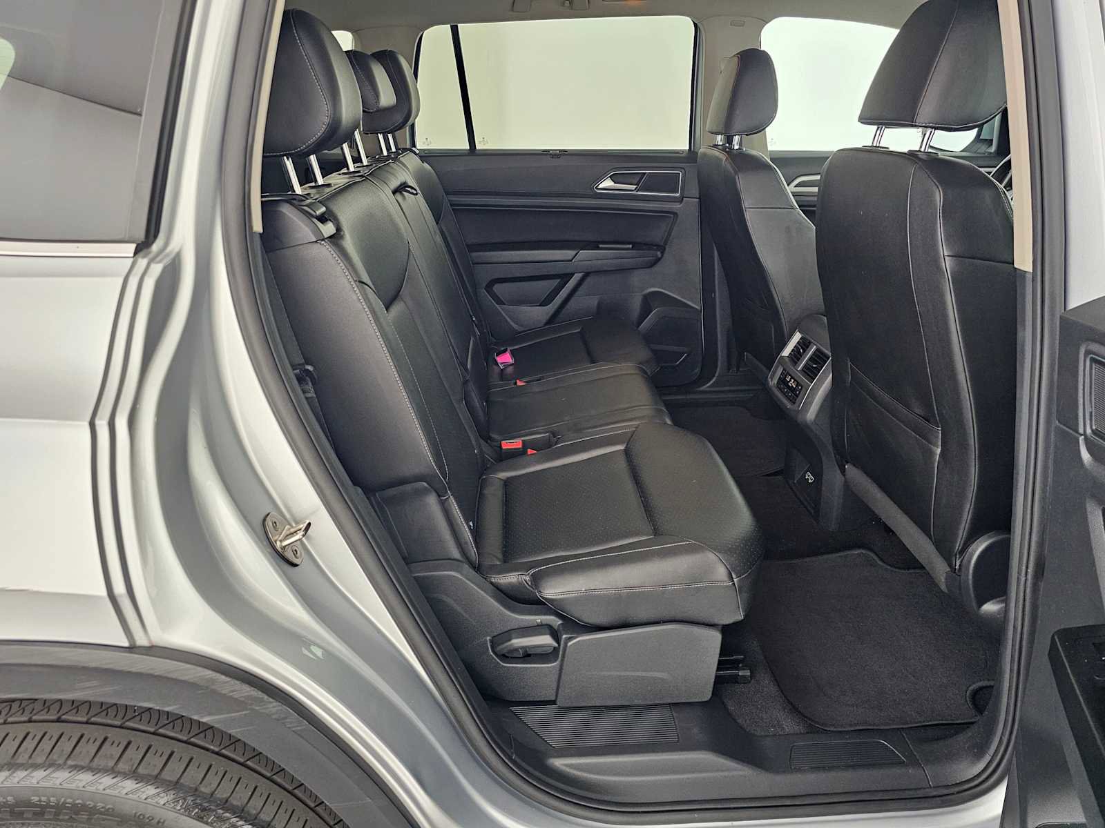 Used 2019 Volkswagen Atlas SEL FWD image 12