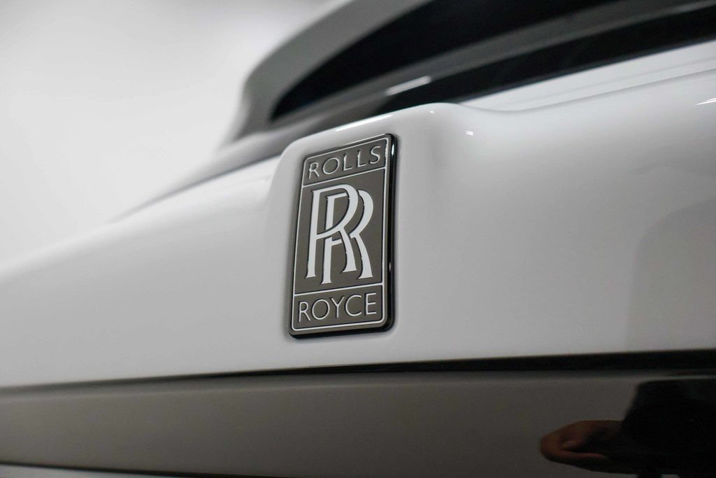 Used 2025 Rolls-Royce Cullinan Black Badge AWD/4WD image 91
