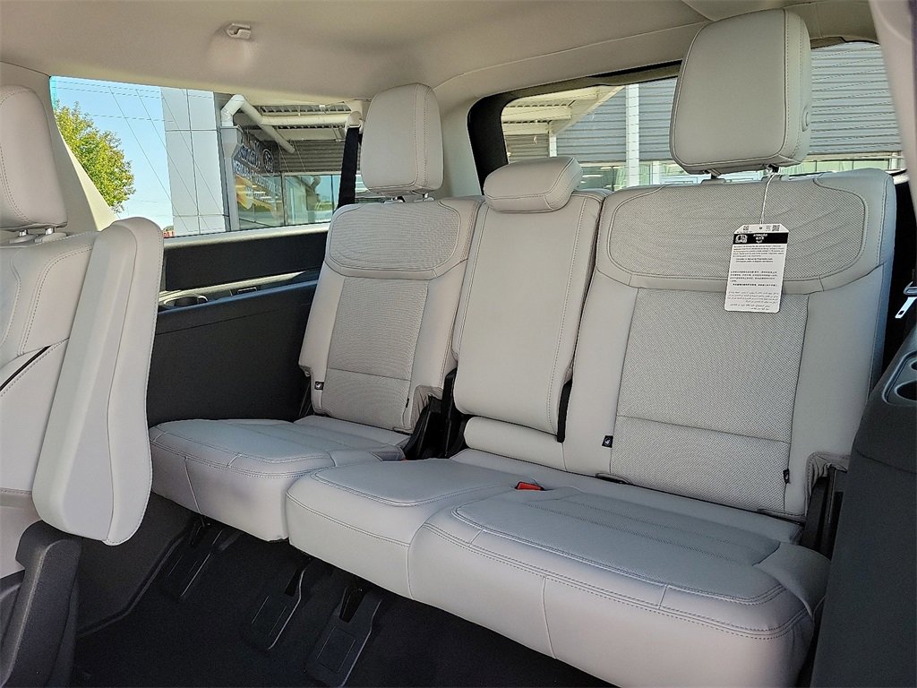 New 2025 Ford Expedition Max Platinum image 9