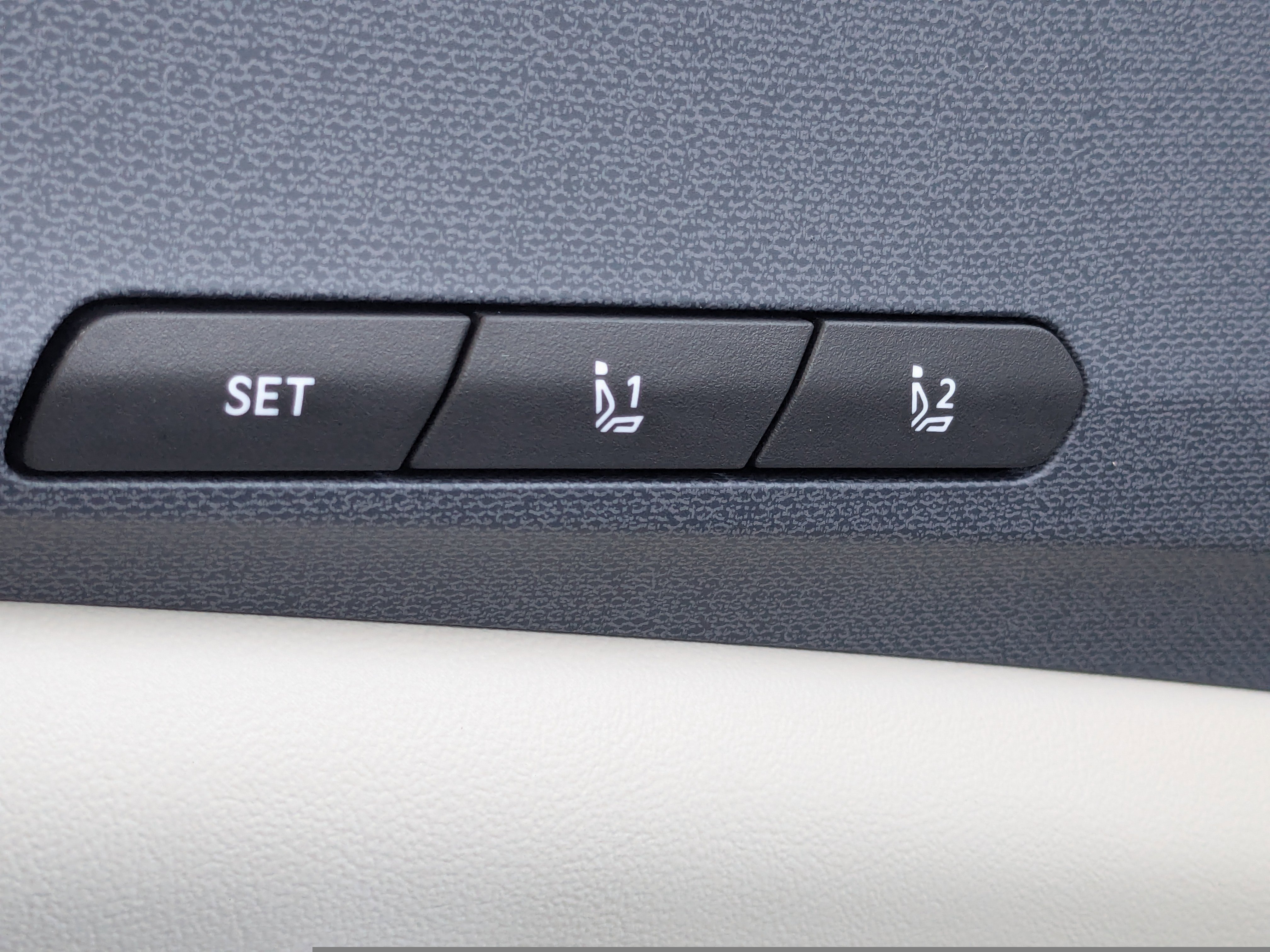 New 2026 Kia Carnival EX FWD image 44