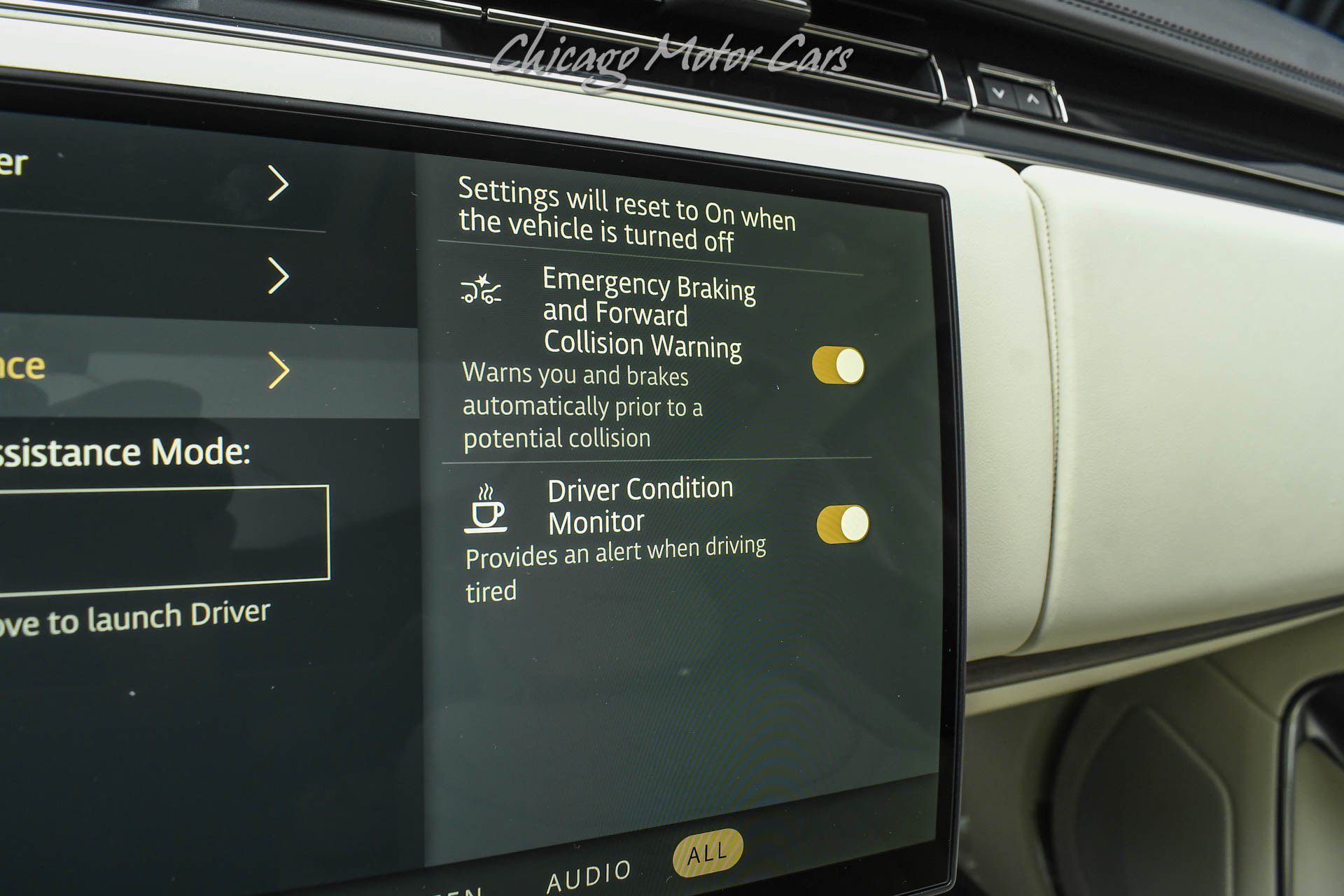 Used 2026 Land Rover Range Rover Long Wheelbase SE AWD/4WD image 18