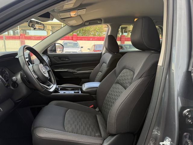 Used 2024 Nissan Pathfinder SV AWD/4WD image 25