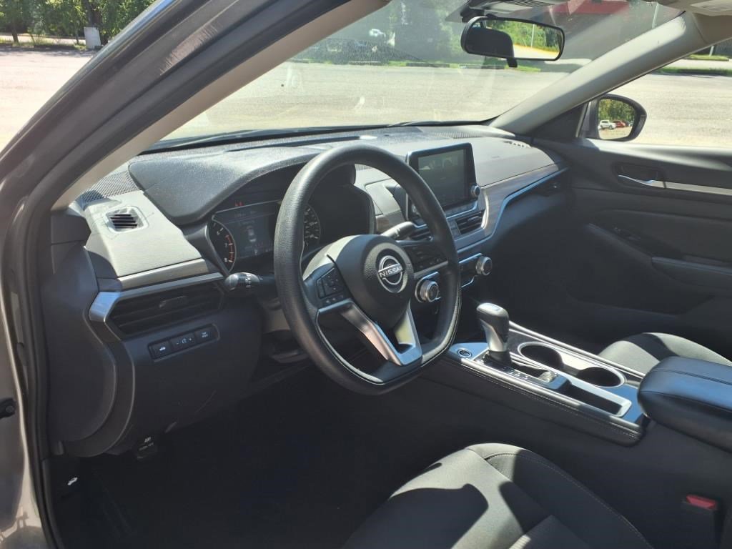 Used 2023 Nissan Altima 2.5 SV image 5