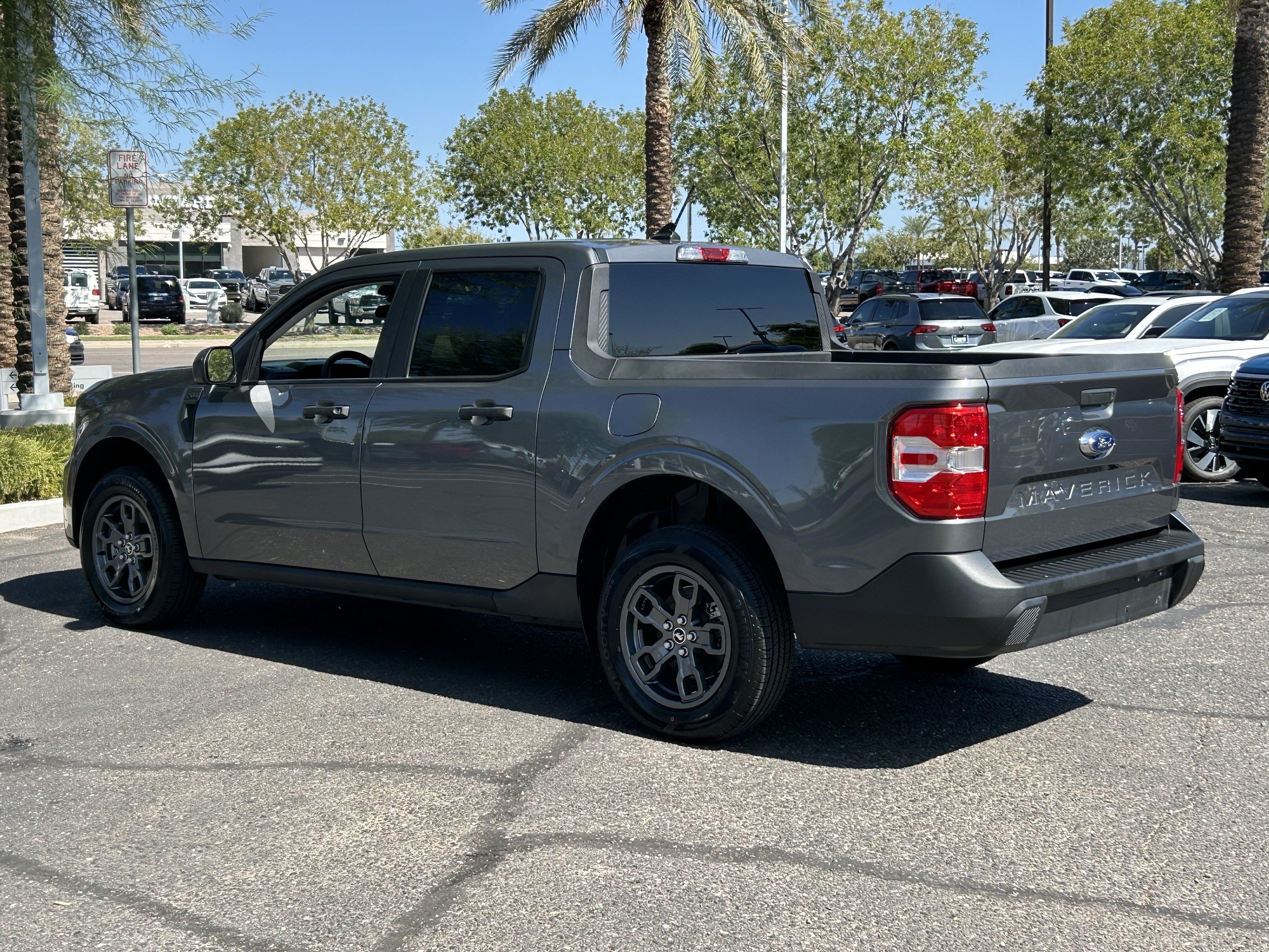 Used 2023 Ford Maverick XL FWD image 3