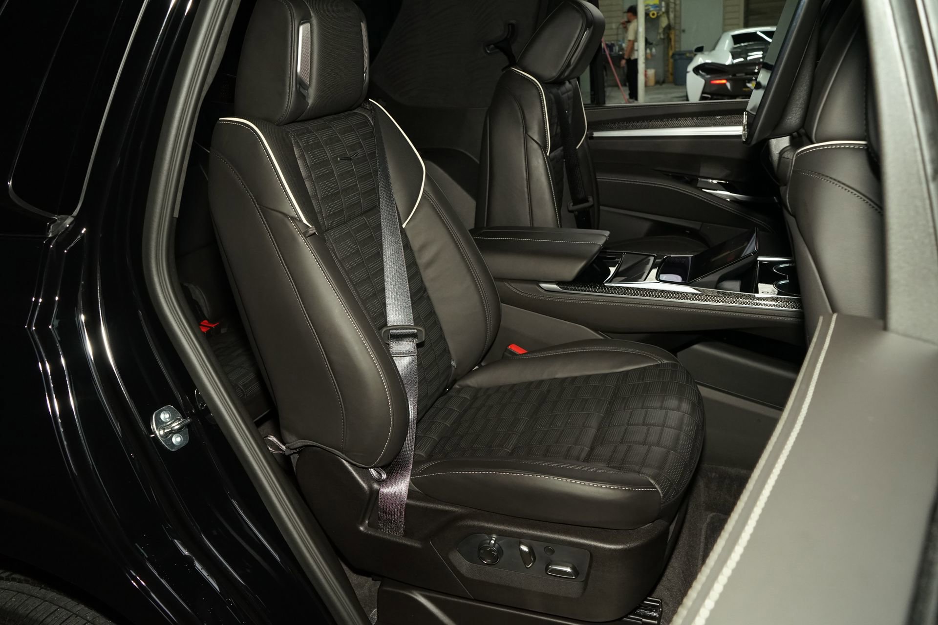 Used 2026 Cadillac Escalade V AWD/4WD image 27